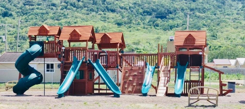 The Rest Stop-B- 15 Min From Airport/24Hrs Security Монтего-Бей Екстер'єр фото